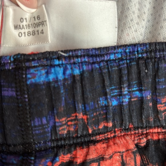 Reebok Performance Workout Shorts – Abstract Multicolor, Small - Picture 6 of 6